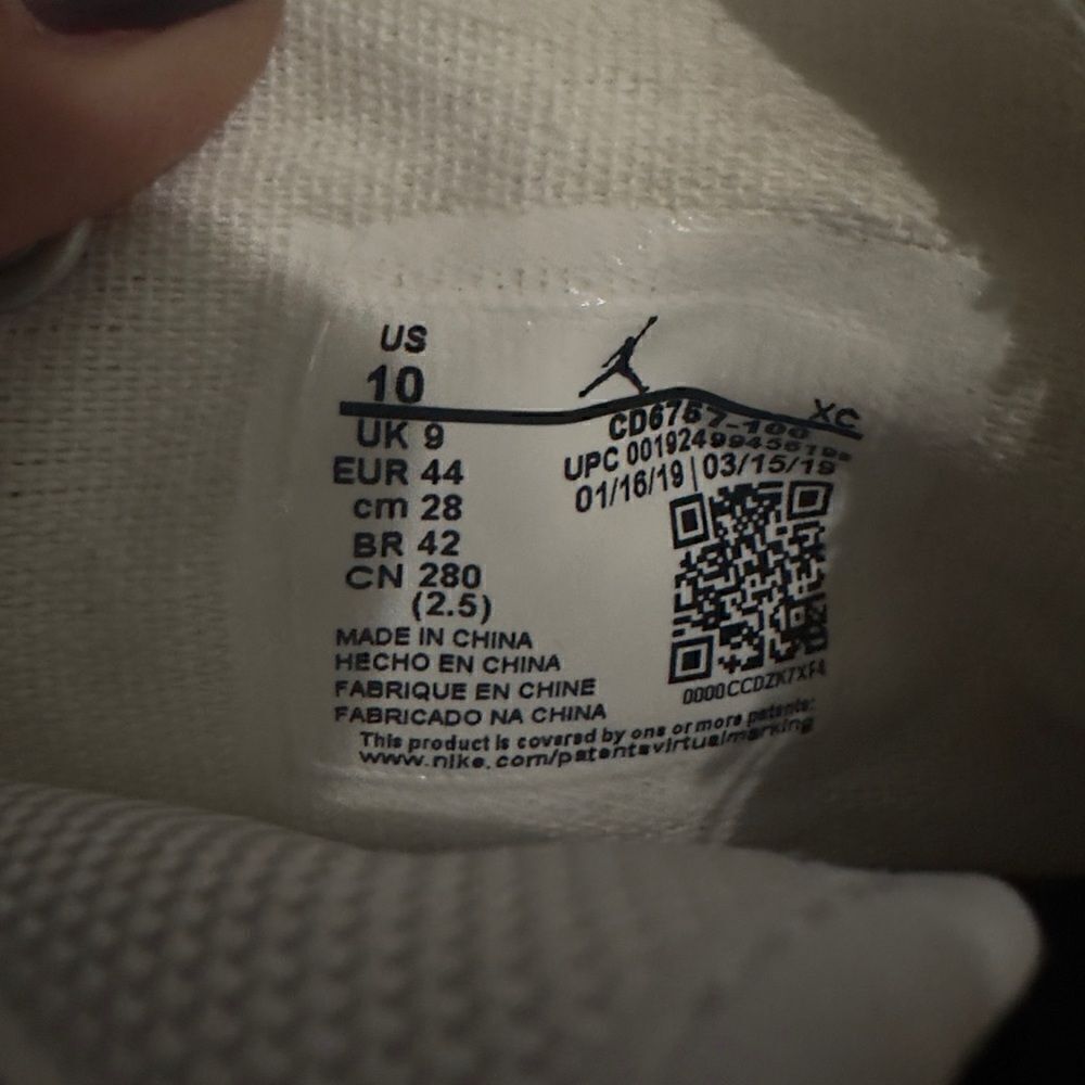Nike size 10 - Picture 7 of 7